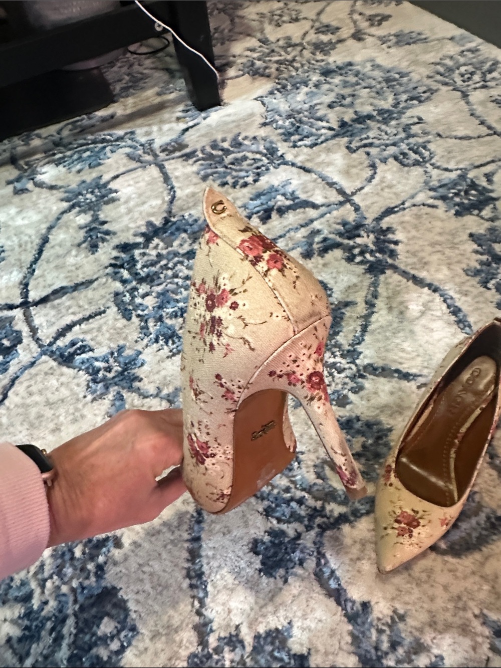 Coach Floral Pointed-Toe Women’s Pumps - Cream with Pink Rose Detail - Picture 5 of 6